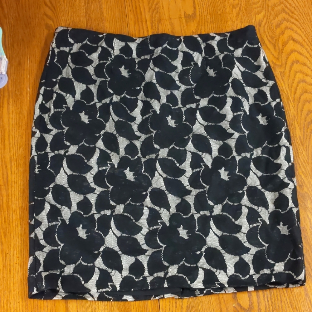 Ann Taylor textured pencil skirt